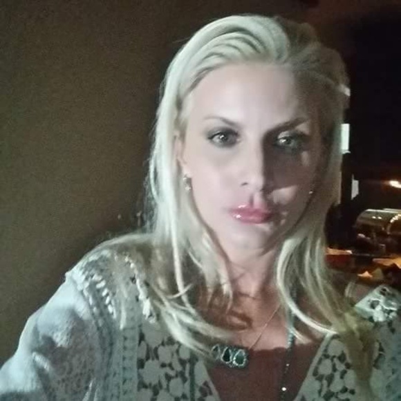 Meet your Posher, Ali - Picture 3 of 4